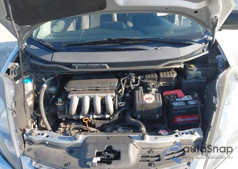 2011 Honda Fit z USA, uszkodzony, nr VIN JHMGE8H36BS003245